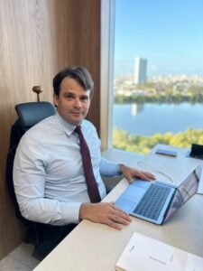 Leia mais sobre o artigo Há luz no fim do túnel- Por Antonio Tide